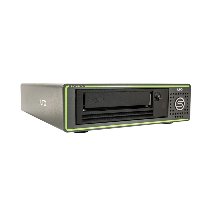 SymplyPRO SAS Lecteur de bande LTO de bureau demi-hauteur vu de face et orienté vers la droite